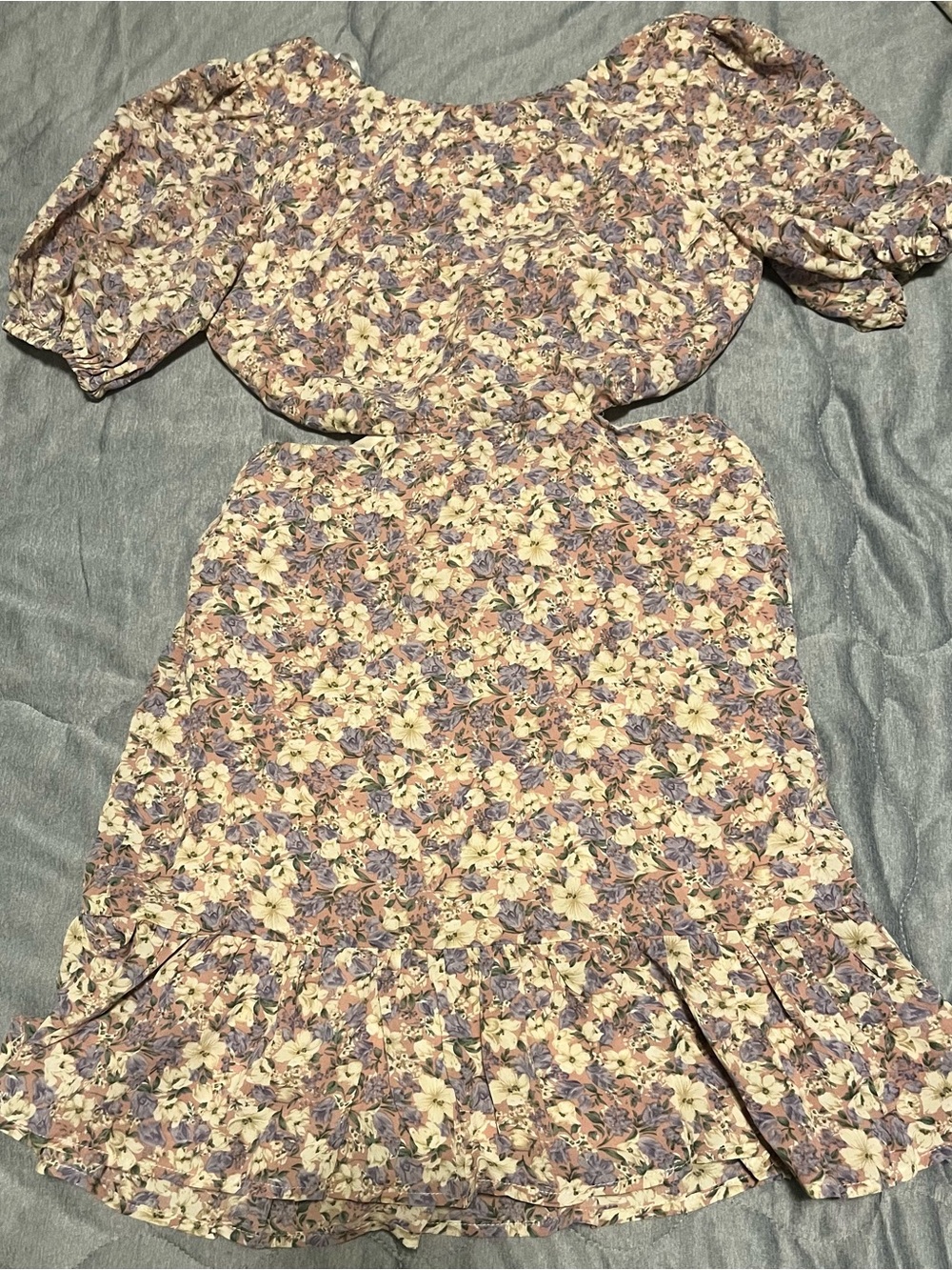 Romantic Lavender Floral Puff-Sleeve Mini Dress